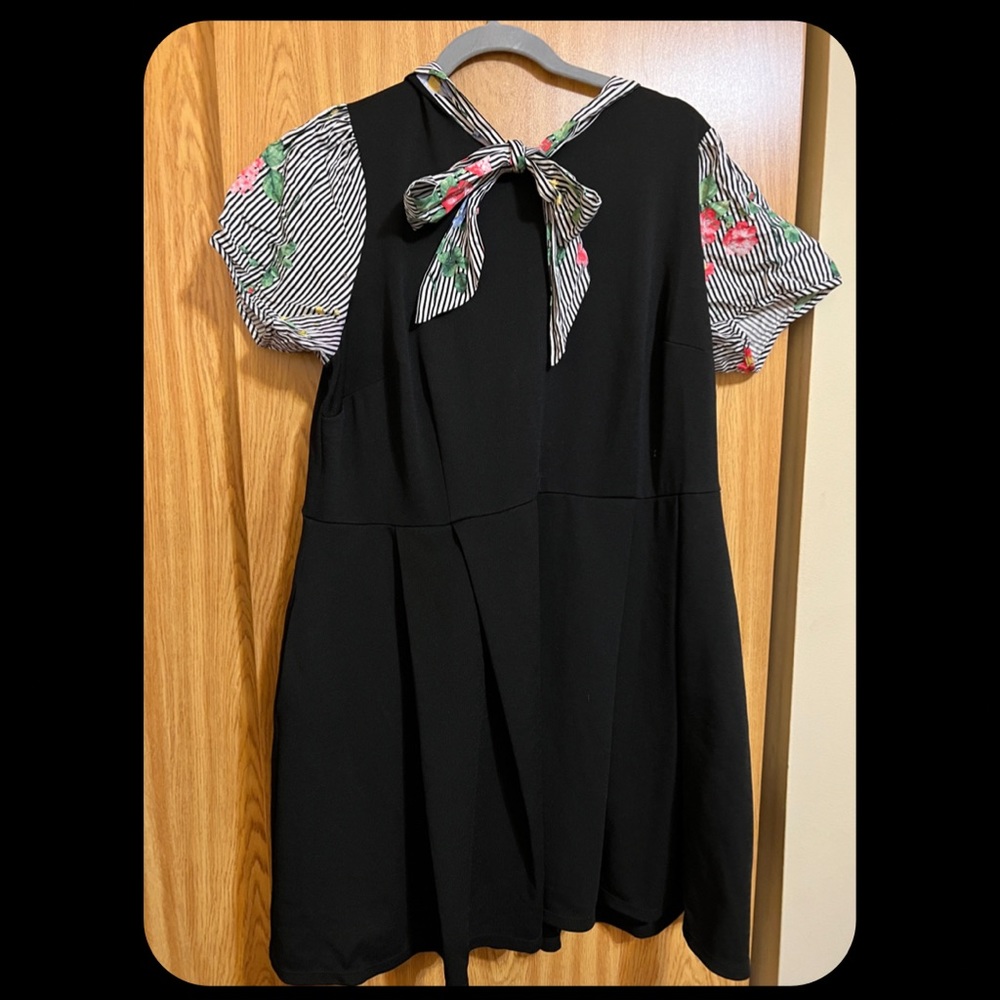 Smak Parlour Retro-style black casual dress w/pockets. 2X